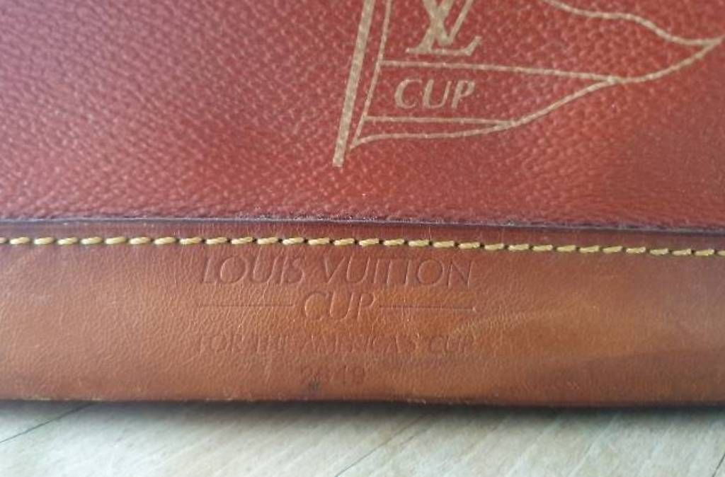 Louis Vuitton Taschen: Louis Vuitton Cup vintage Schmuckstück – Gebraucht aus Amlikon-Bissegg von SteHof 4