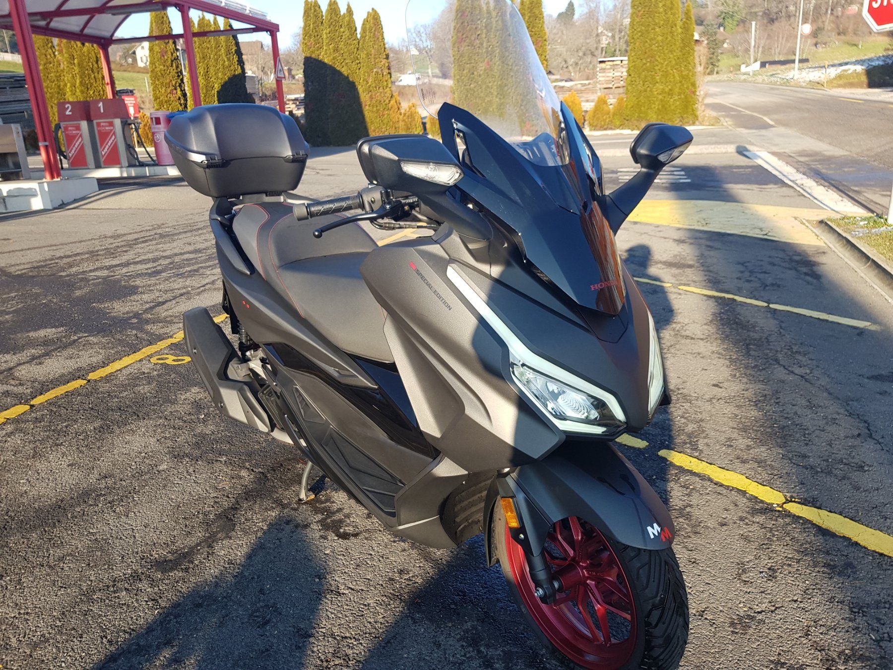 Scooters: Scooter – Gebraucht aus Lausanne von M.RAD 3