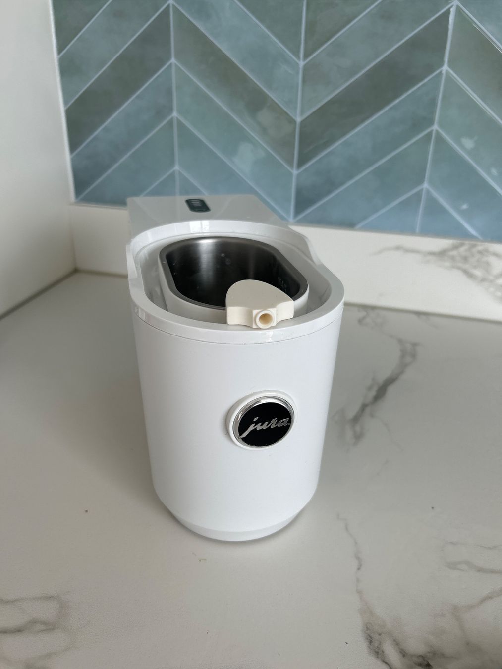 Contenitori & Simili: Jura Milchbehälter Cool Control 0.6 Liter – Usato da Wilen b. Wil venduto da sanyy1914 2