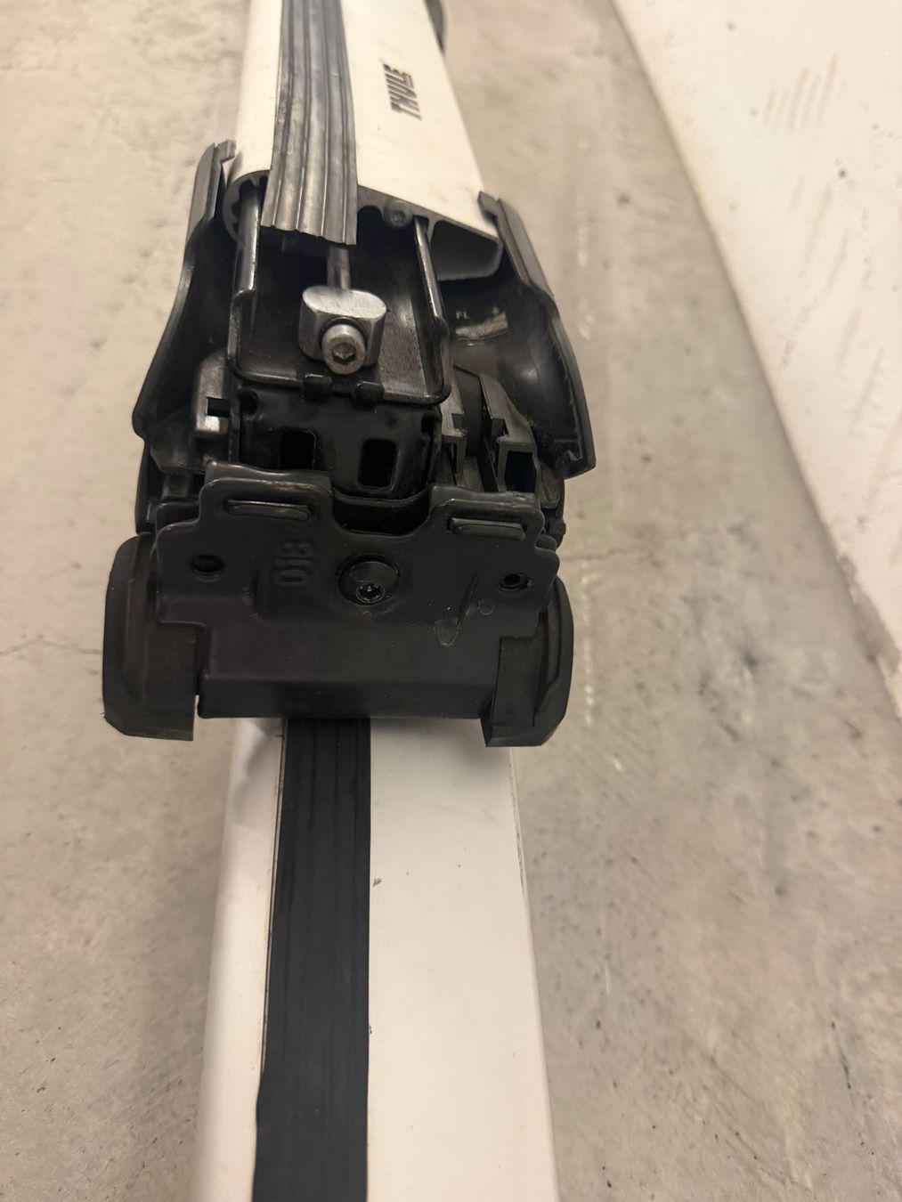 Thule Portapacchi: Thule  Wingbar Edge Dachträger- Set+ KIT 4015 Flush Railing – Usato da Unteriberg venduto da Oliverses 7