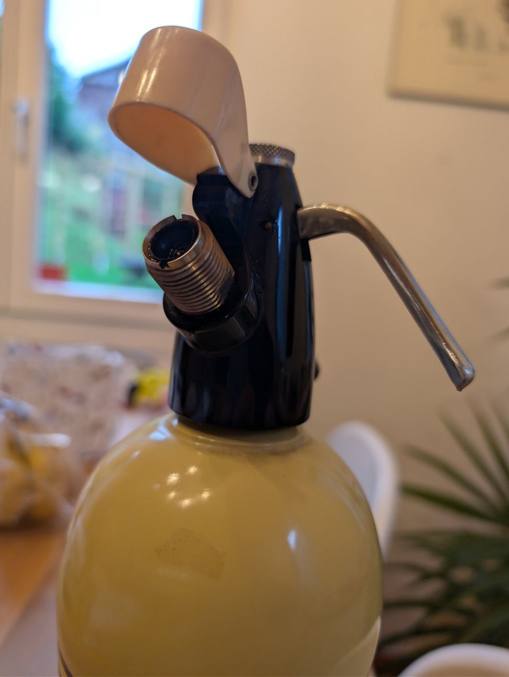 Alle Dekorationen: Alte Sprudelflasche, herrliche Deko – Gebraucht aus Wynau von Zebrafurz 2