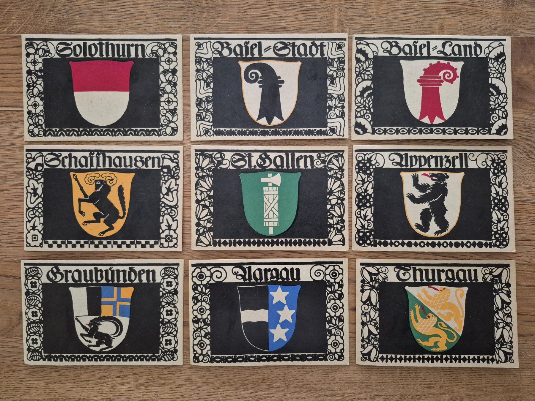 Cartes postales: Die Schweizer Wappen - Mäppchen mit 23 Ansichtskarten – D'occasion à Balsthal par Palcivalle 2