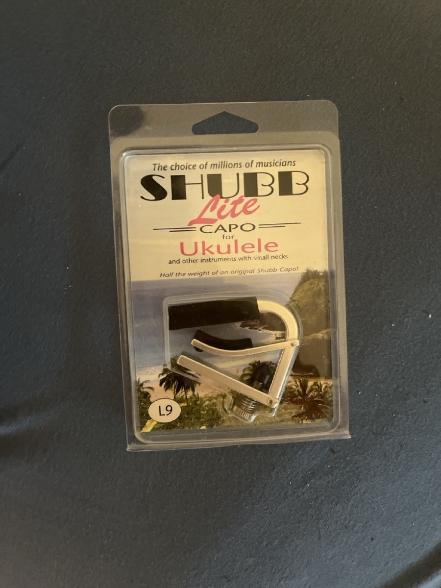 Strumenti musicali: Capo für Ukulele – Nuovo e nell'imballaggio originale da Basel venduto da jea_5sx8
