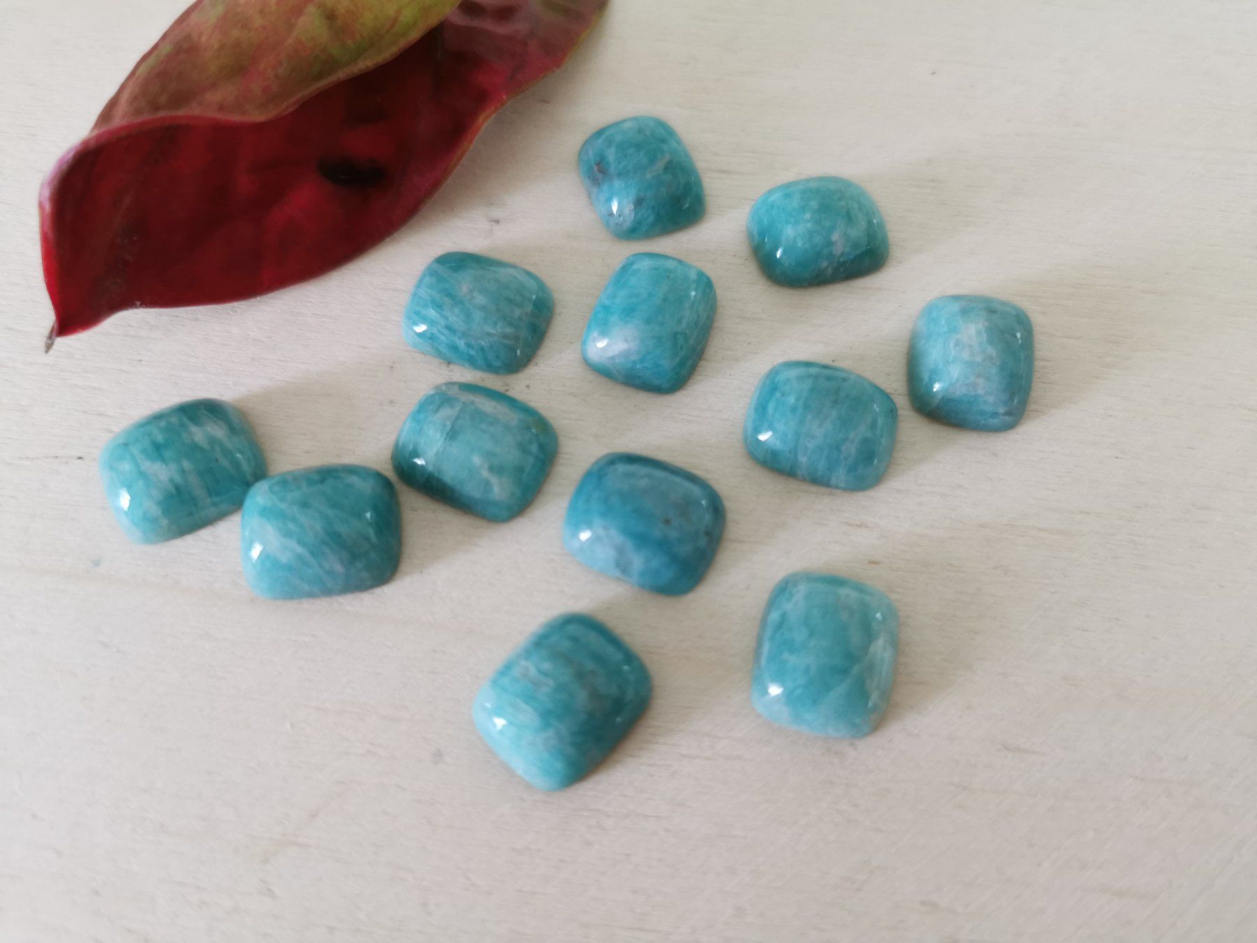Pietre preziose: 12 Stk. spezielle Amazonit Cabochons / Lager-Sondererkauf – Nuovo e nell'imballaggio originale da Dierikon venduto da Buntspecht-10 4