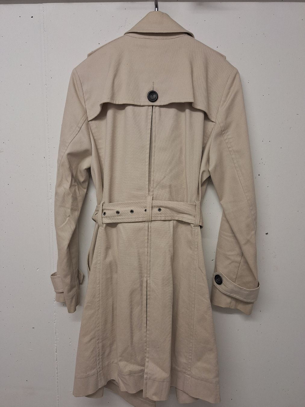 Mäntel: Klassischer Damen Trenchcoat, beige, Gr. 40 – Gebraucht aus Brittnau von Norge77 1