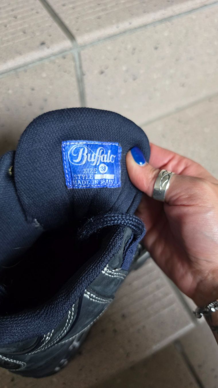 Buffalo Scarpe da donna: BUFFALO Boots 90er Grösse 38 – Usato da Willerzell venduto da mieze90 1