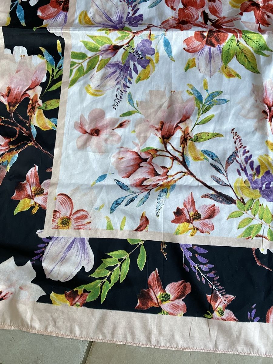 Foulard & Sciarpe: Sommerliches Blumen Halstuch  – Nuovo (secondo la descrizione) da Bolligen venduto da giu_2gf5
