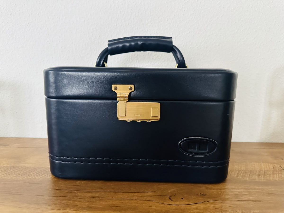 Custodie per cosmetici: AMIET beauty case vintage – Usato da Brügg BE venduto da Goob 2