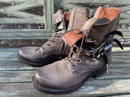 Coole AS 98Leder Boots Gr. 39 Nieten Schnallen Herbst Winter