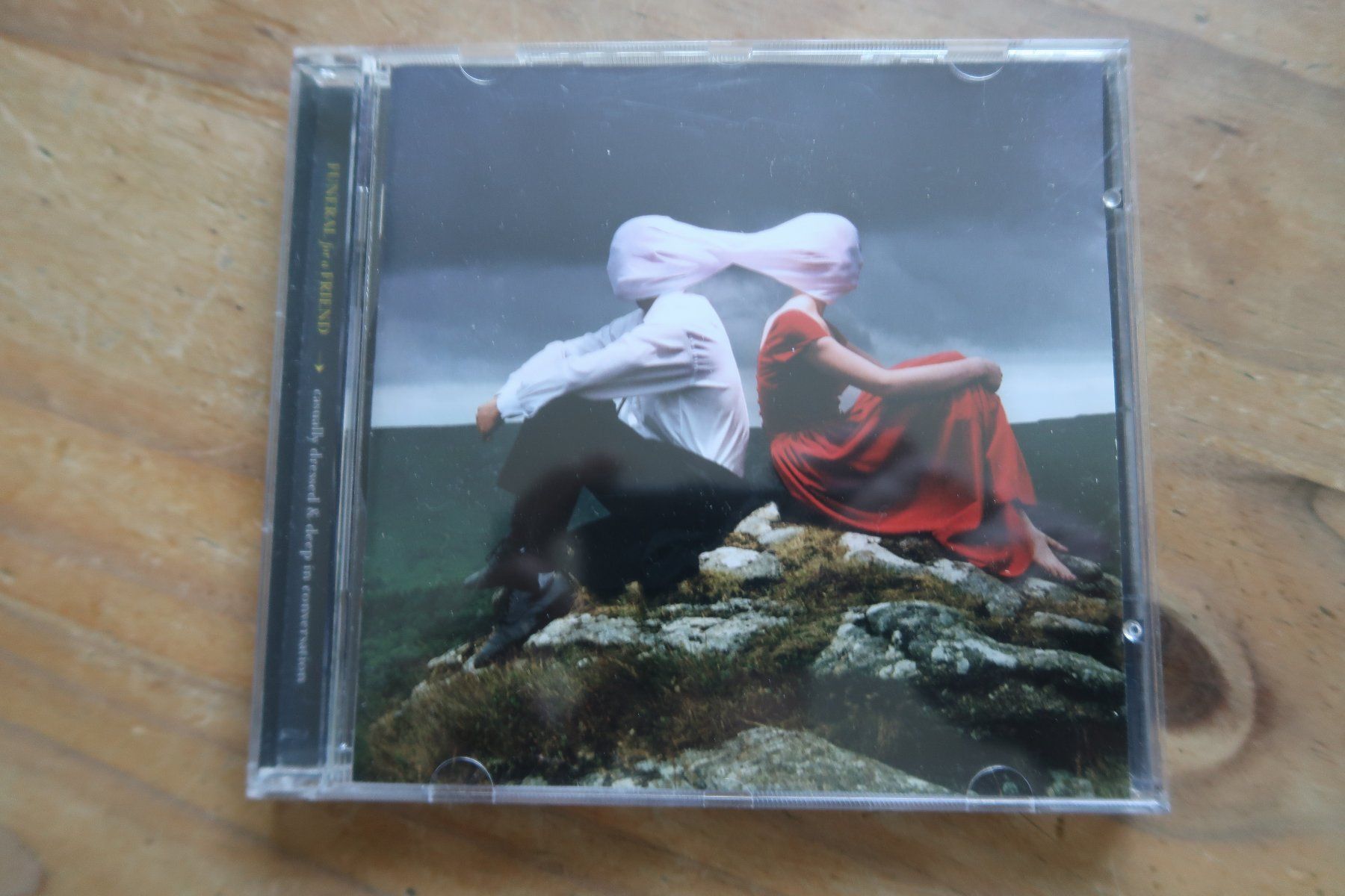 CD: FUNERAL FOR A FRIEND - CASUALLY DRESSED & DEEP IN CONVERSATI – Usato da Basel venduto da Patiscat