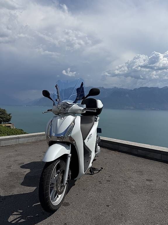 Scooters: Honda SH125i – Gebraucht aus Chardonne von fra_8g2f