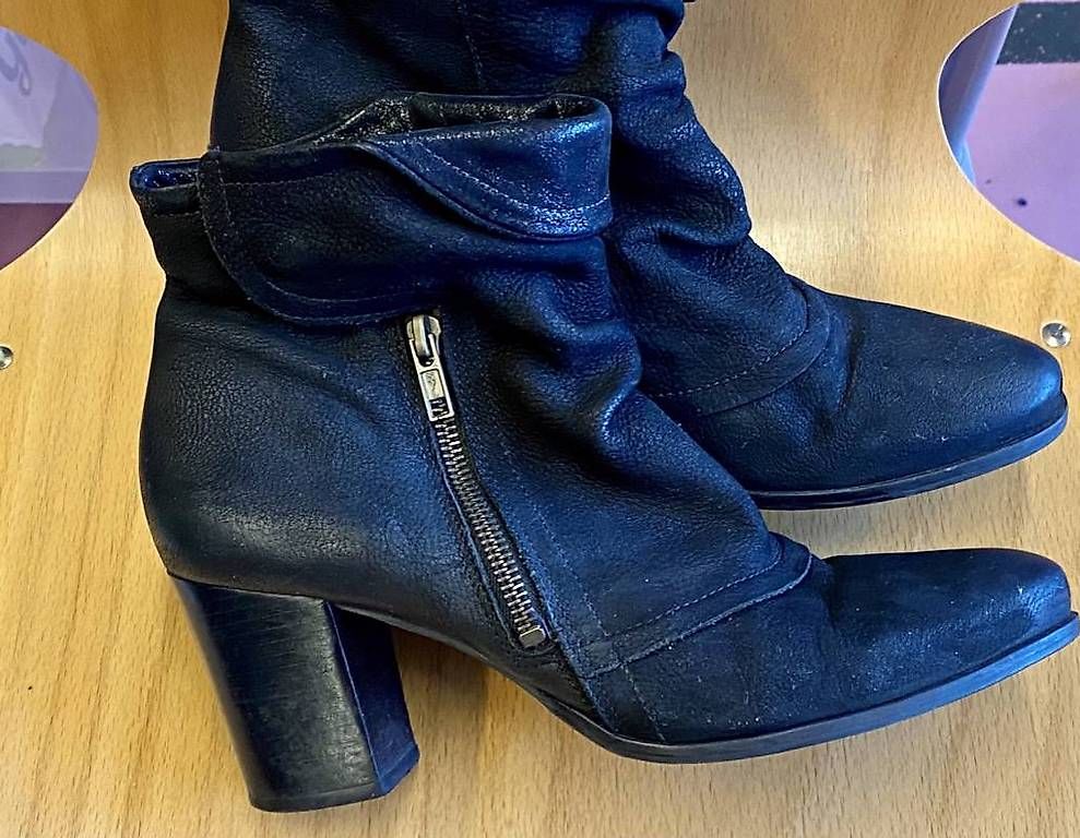 Scarpe da donna: Bottines noires San Marina Taille 39 – Usato da Cheseaux-Lausanne venduto da Fannelle01 1