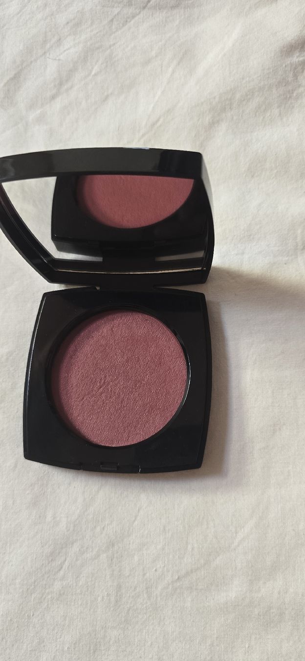 Chanel Make-up: Chanel Rouge Powder Blush Neuwertig – Nuovo e nell'imballaggio originale da Martigny venduto da zin_y9tt