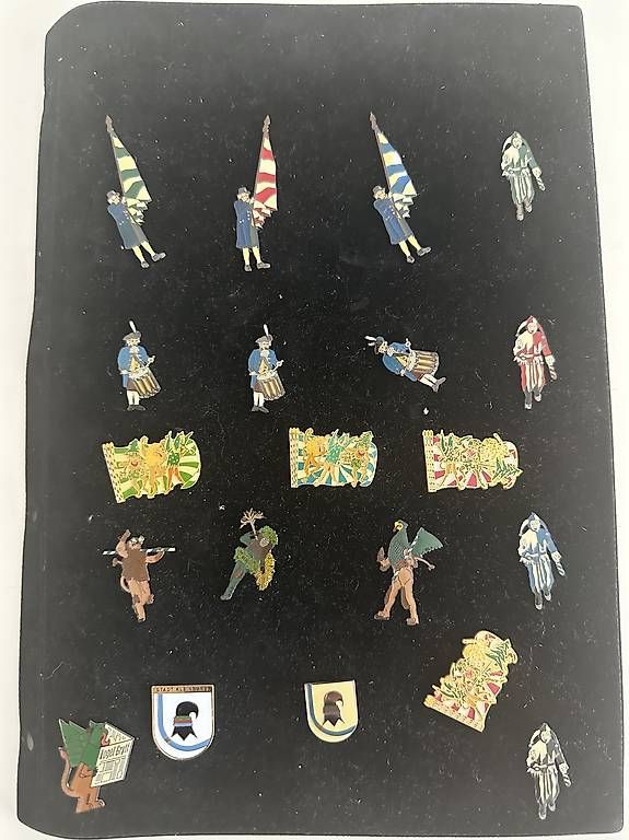 Basler Plaketten & Abzeichen: Pinsammlung Vogel Gryff Leu Wild Maa Basel – Gebraucht aus Basel von fasnachtsoutlet1965
