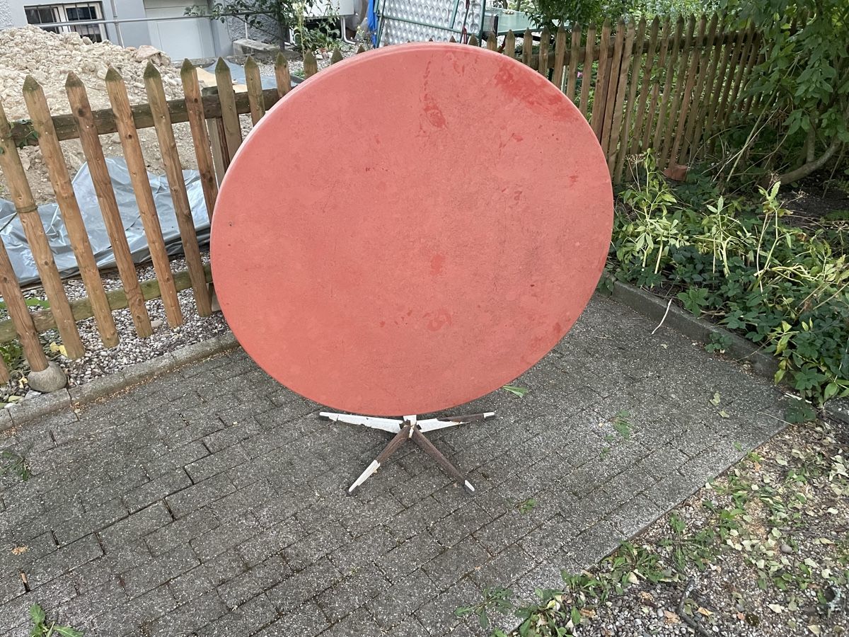 Tavoli: Schaffner Gartentisch rund rot – Usato da Winterthur venduto da Kingori 5