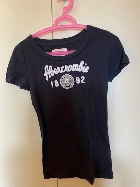 Abercrombie T-shirt: T-shirt ABERCROMBIE & FITCH – Nuovo (secondo la descrizione) da Meyrin venduto da The_Top_Dressing