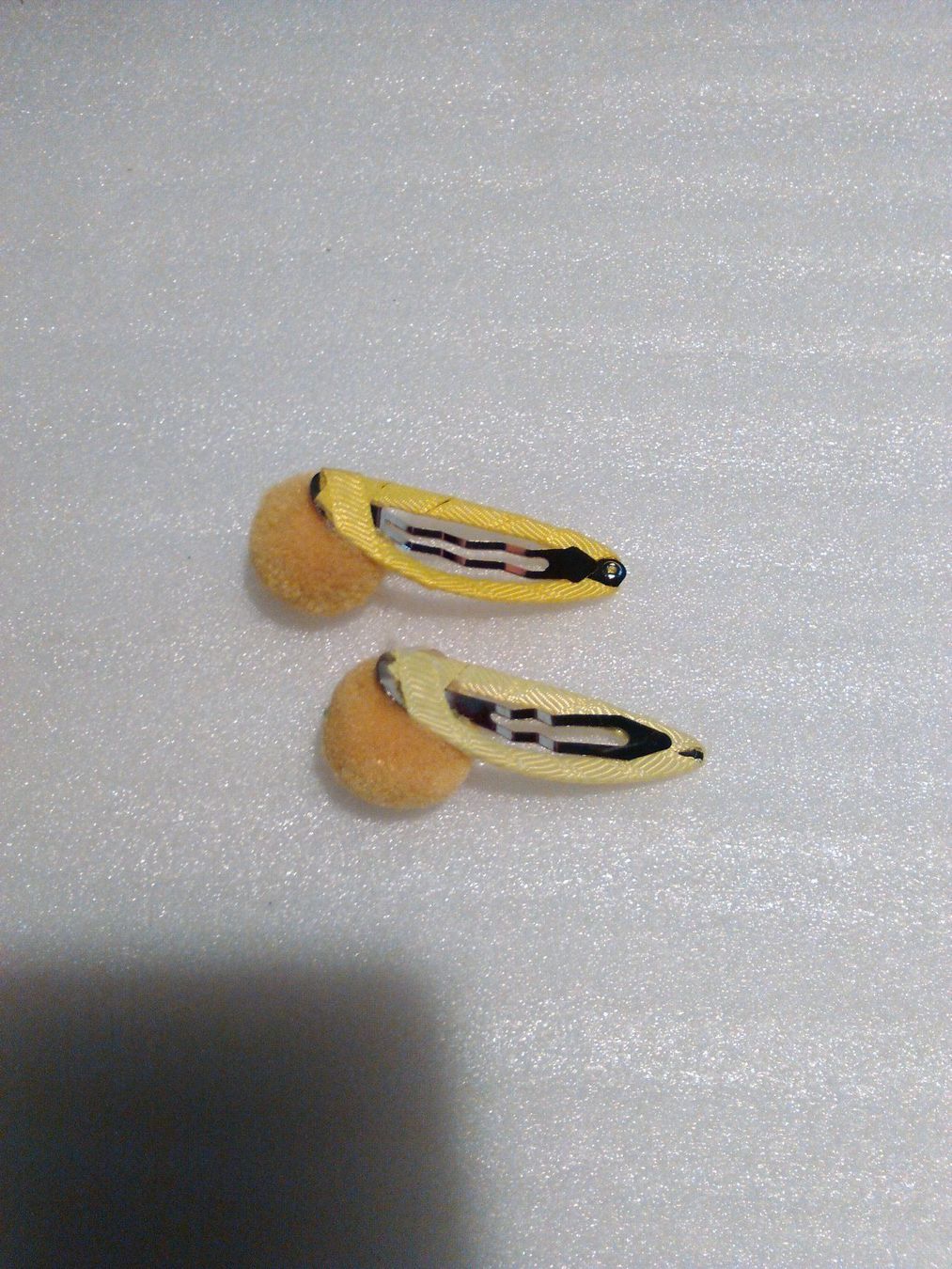 Accessori per capelli: HAARKLIPS;MIT EINE KÜGEL UND STOFF;GELB – Nuovo (secondo la descrizione) da Basel venduto da bijoutrie_4 2