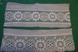 Alte Spitzen weiss - 2 Teile à ca. 40 cm zu einem Preis