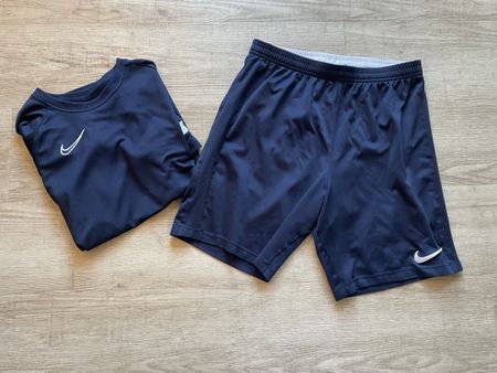 Nike Sportset dunkelblau T-Shirt XL Shorts L gebraucht