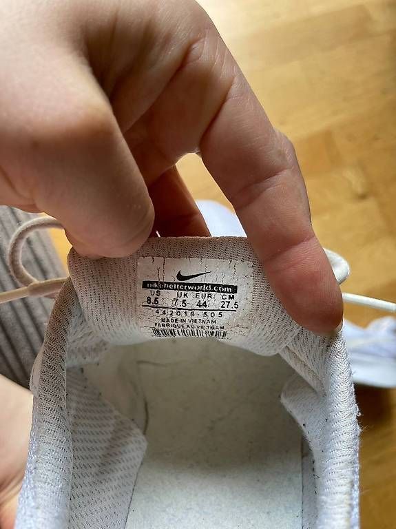 Nike Scarpe da uomo: Sportschuhe Nike Tanjun Grösse 44 – Usato da Zürich venduto da nanniba 2