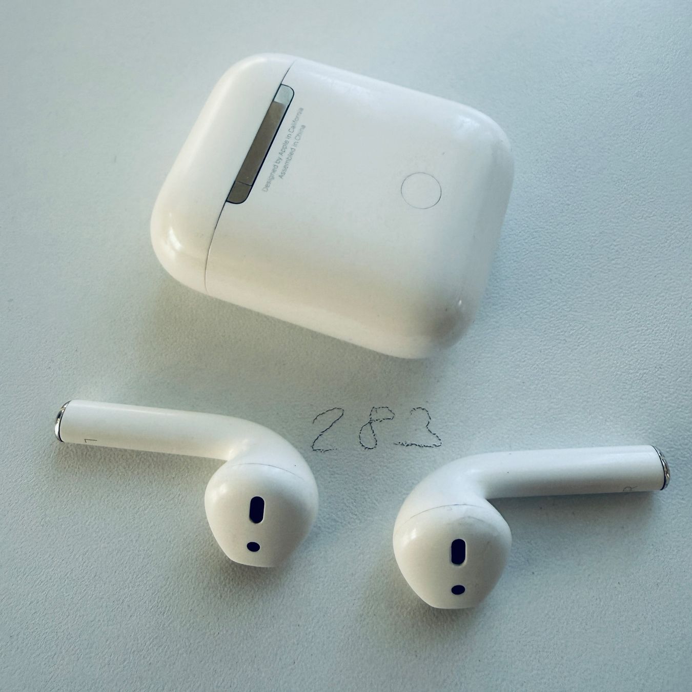 Apple Kopfhörer: Original Apple AirPods 2 Gen. Wireless Kopfhörer & Case – Gebraucht aus Basel von MY.AIRPODS.SHOP 4