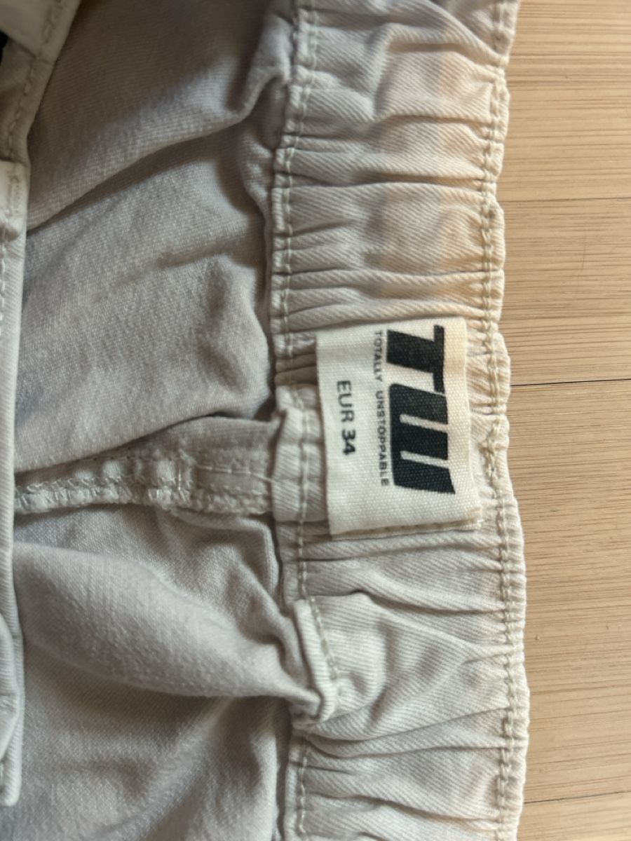 Tally Weijl Jeans: Kurze Cargo Jeans – Usato da Benken ZH venduto da Schaf108 2