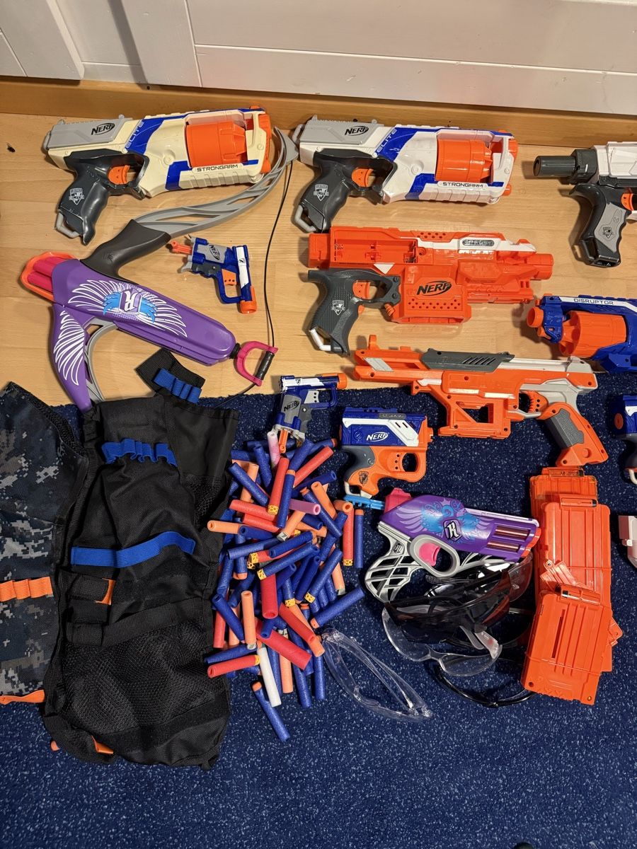 Nerf Giocattoli: Nerf gun collection with target – Usato da Pfäffikon SZ venduto da Shootershill 2