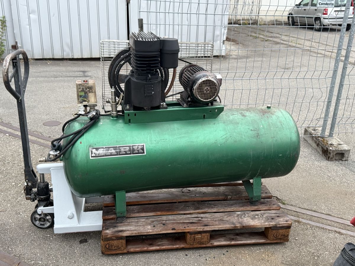 Kompressoren: Kolben Kompressor  – Gebraucht aus Zofingen von merc212