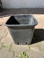 Plastikpflanztöpfe