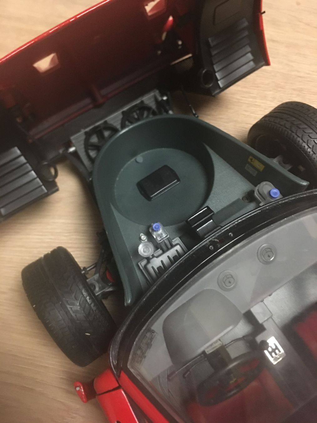 Pocher Modellini d'auto: Pocher Ferrari F-40 1:8 – Usato da Lichtensteig venduto da gregi44 4