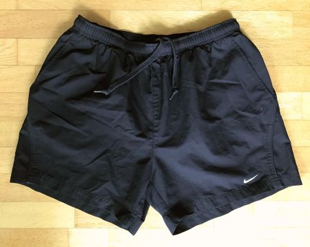 Nike Badeshorts schwarz Grösse L mit drei Taschen