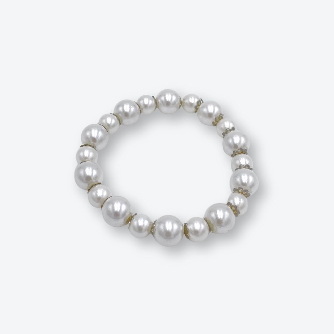 Armbänder & -reifen: Modeschmuck-Armband mit weissen Kunstperlen – Gebraucht aus Oberkirch LU von petitefashion 1
