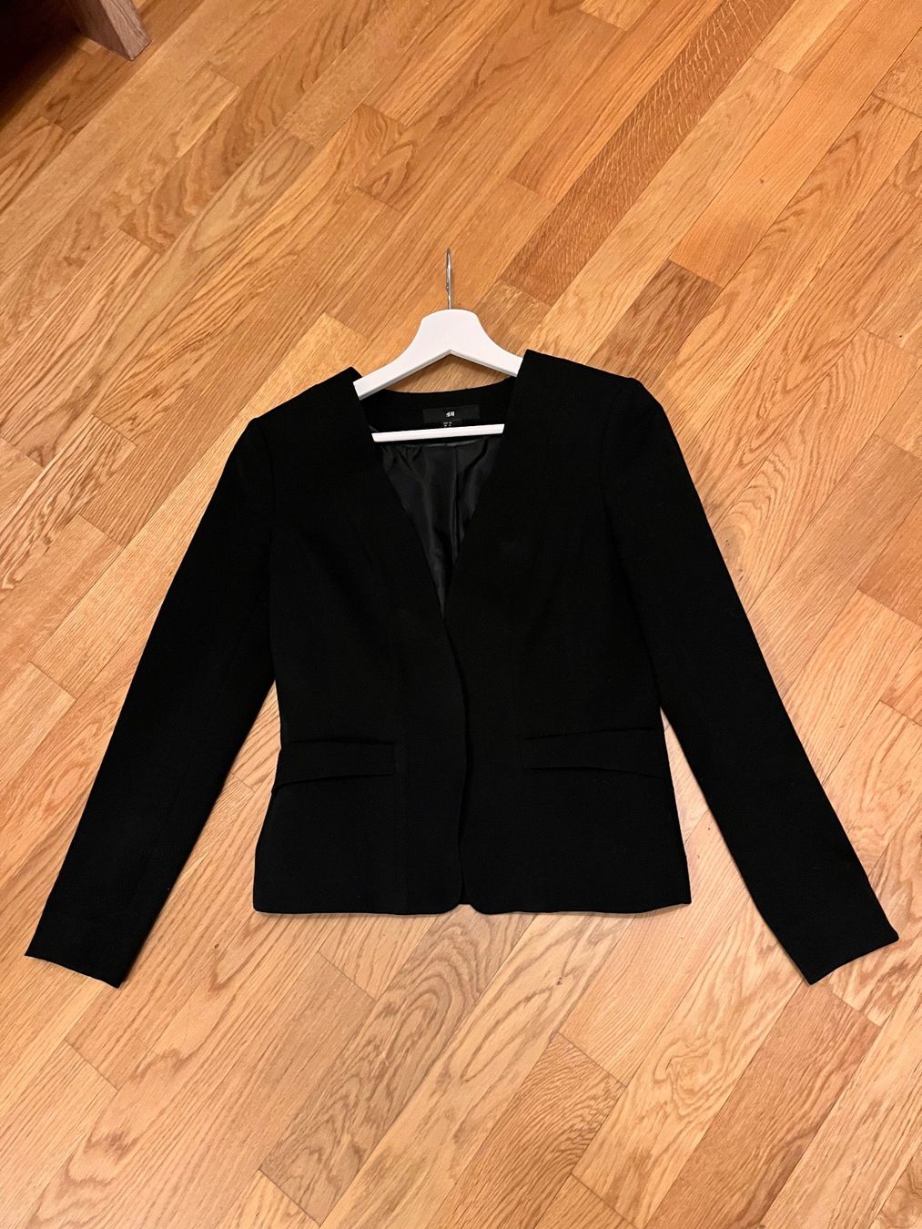 Lotti di vestiti: H&M black blue blazer 36 – Usato da Affoltern am albis venduto da onlyrose123 2