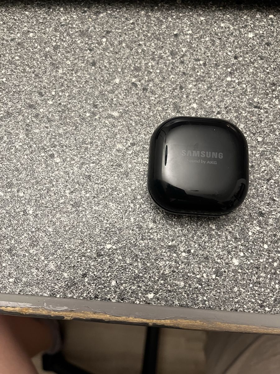Samsung Kopfhörer: Galaxy Buds live – Neu (gemäss Beschreibung) aus Vallamand von noellebaudin75 1