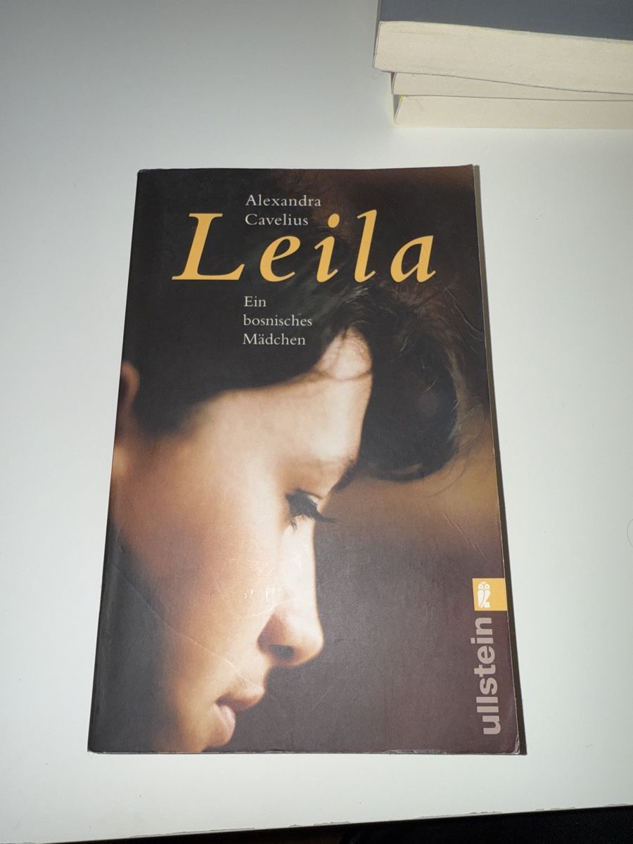 Libri: Leila - Ein bosnisches Mädchen - Cavelius – Usato da Grenchen venduto da Bach94