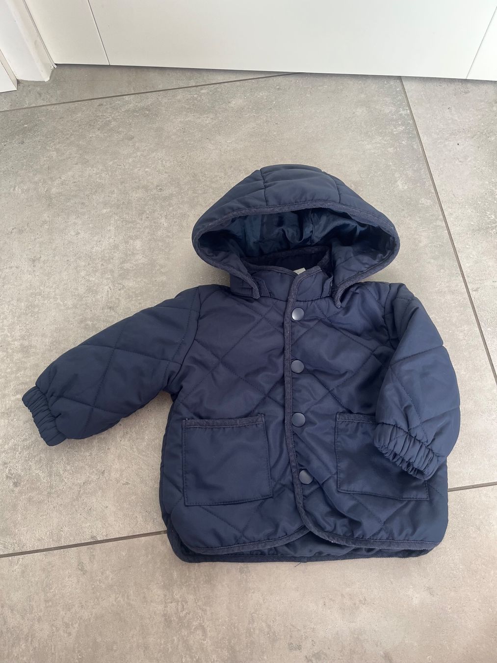 H&M Vestes & Manteaux: H&M, Steppjacke, Übergangsjacke, dunkelblau, Gr. 68 – D'occasion à Mollis par Miss_Dresses 1
