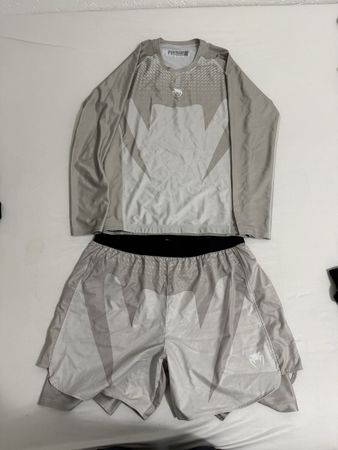 Venum Performance Set Grau – Langarm + Shorts
