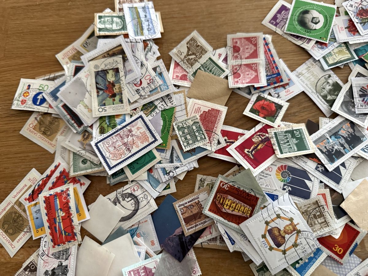 Tutti i francobolli: Grosses Lot Briefmarken, Sammlung Marken Sammlung – Usato da Goldach venduto da Messerguru 1