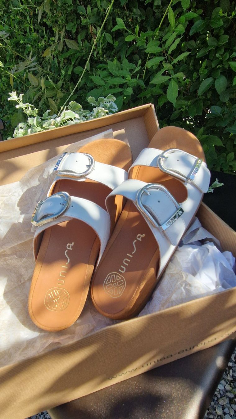 Unisa Scarpe da donna: Unisa Pantolette weiss – Nuovo e nell'imballaggio originale da Wettingen venduto da bonnes.choses 4