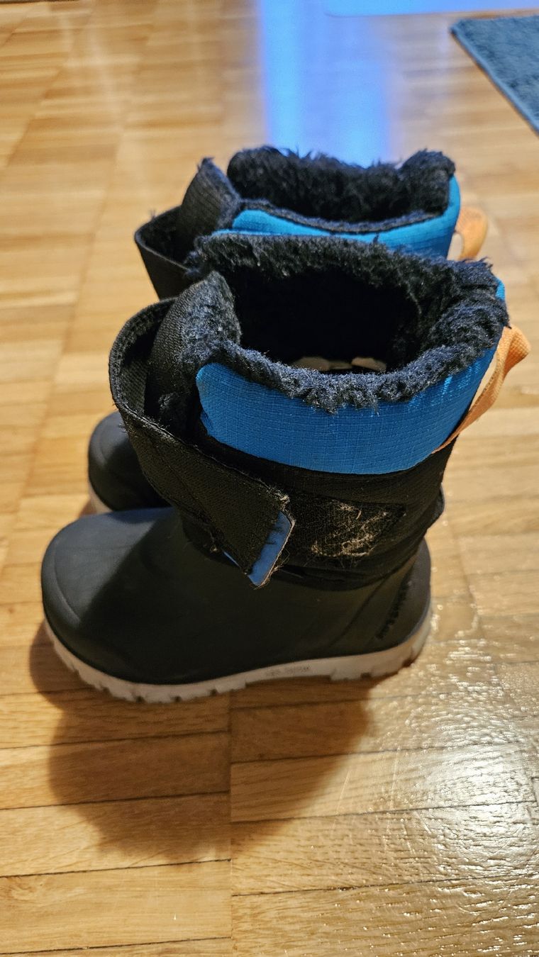 Decathlon Scarpe per ragazzi: Decathlon Winter Boots, size 24, Great Condition – Usato da Dübendorf venduto da Danas_Corner 1
