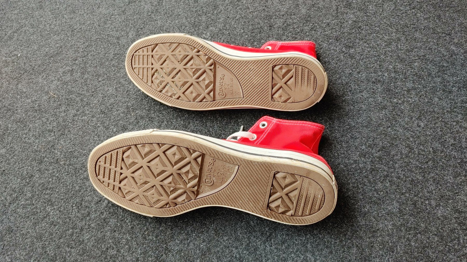 Converse Scarpe da uomo: Converse Chucks Rot 44 – Usato da Hittnau venduto da Kulturhaus 2