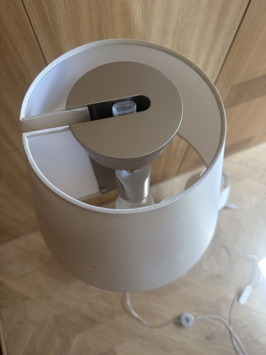 Artemide Lampade: Artemide Steh- und 2 Nachttischlampen-Set – Usato da Pfaffhausen venduto da NFIZH 3