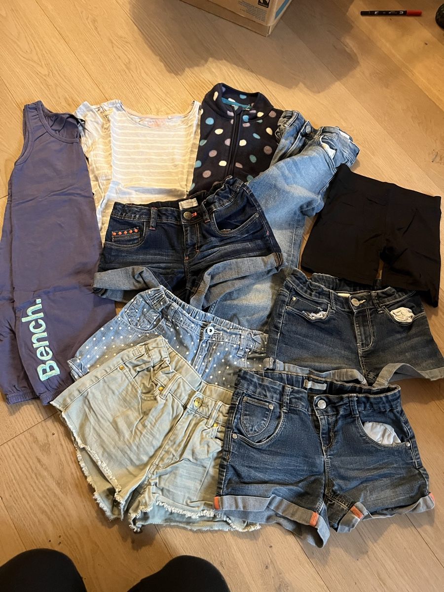 Lotti & Set di vestiti: Kleiderpaket 140 – Usato da Waldkirch venduto da son_wlp2