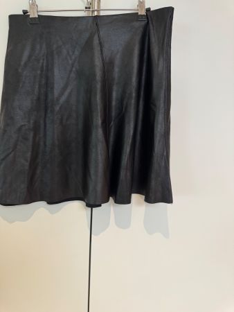 SPANX black faux leather A-line skirt – brand new – size M