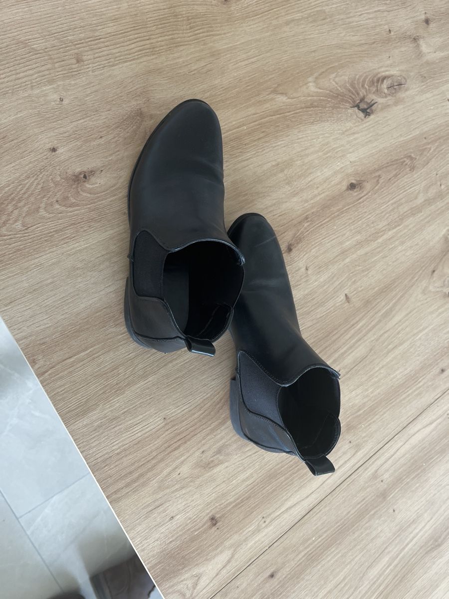 Scarpe da donna: Schwarzi Stiefelette, Gr. 38 – Usato da Hombrechtikon venduto da Kaatja
