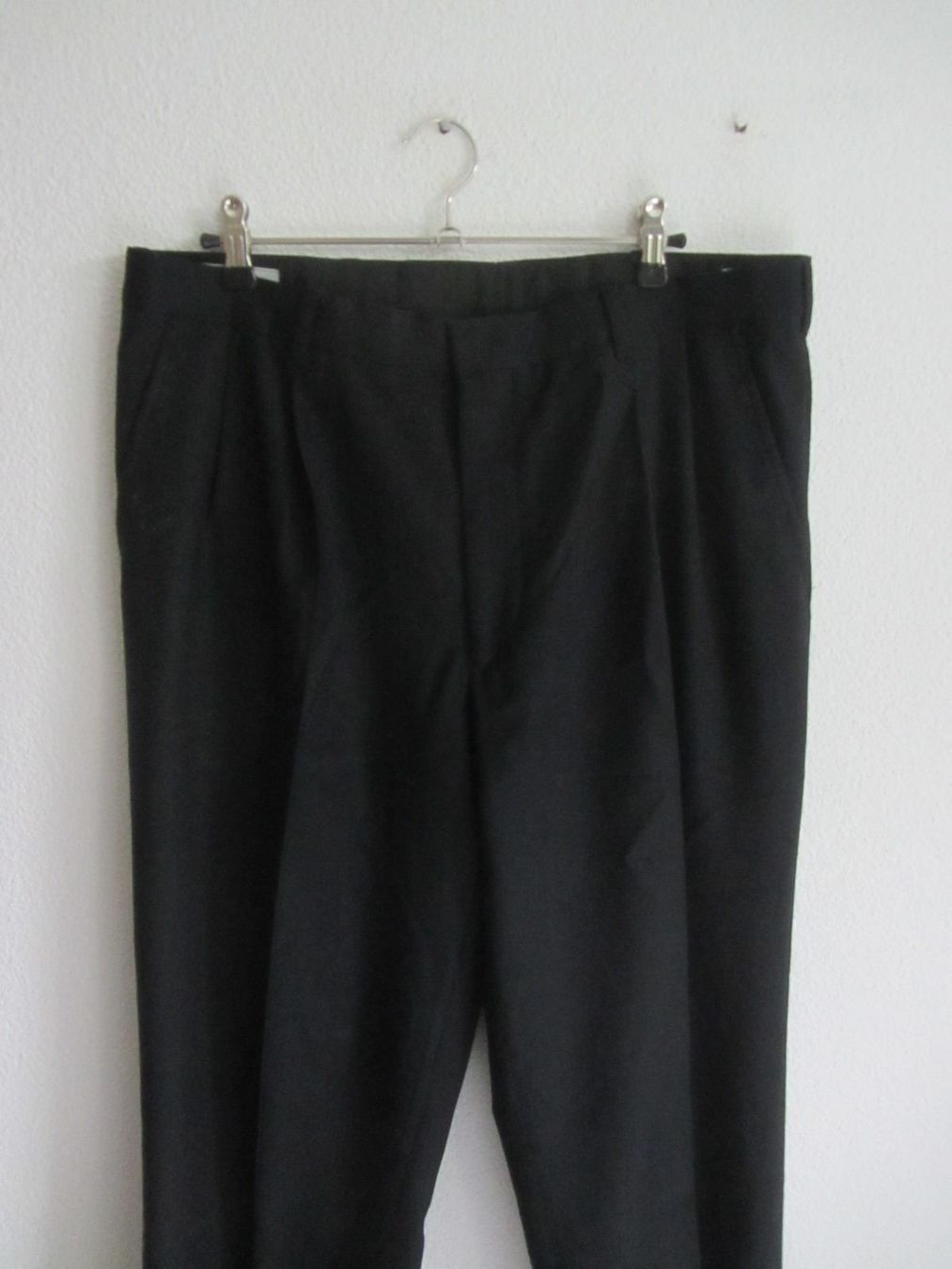 Pantalons: Bundfalten Hose dunkelblau - L – D'occasion à Zürich par Diazaio 1