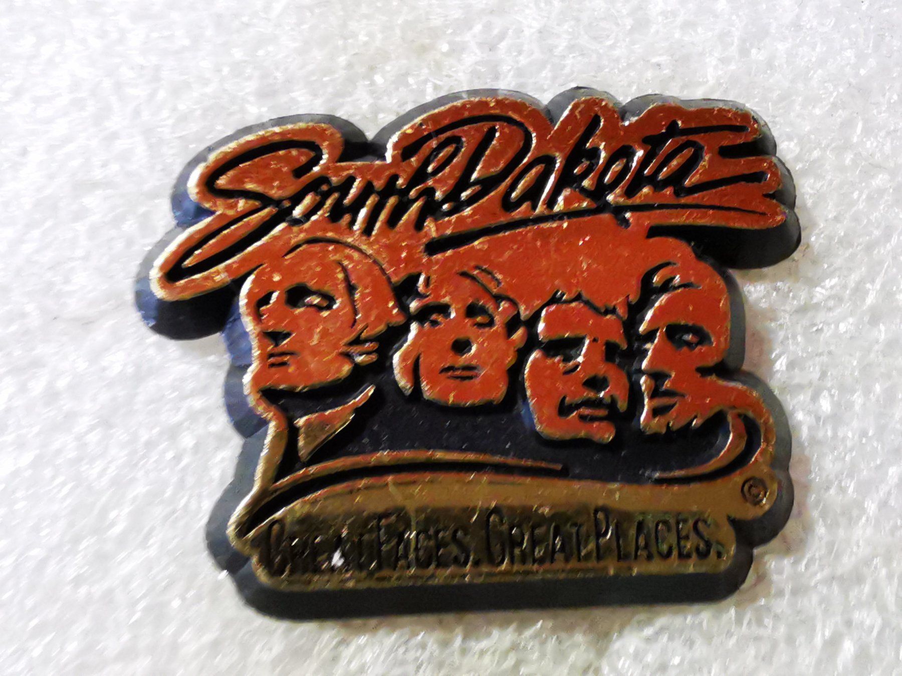 Plaketten & Abzeichen: Ansteckpin 196: South Dakota – Gebraucht aus Oppligen von Pin-Fall-Shop