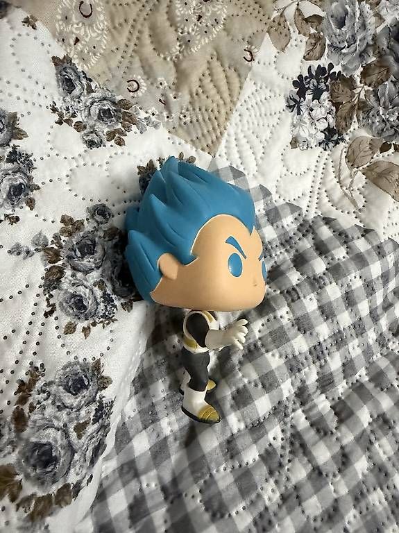 Funko Statuette: Funko Pop Végéta Dragon ball – Usato da Nyon venduto da lio_5n8l 1