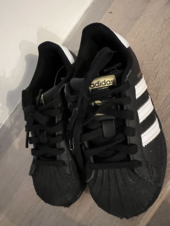 Adidas Scarpe per ragazzi:  Adidas Superstar Schuhe, Grösse 28 – Usato da Reinach BL venduto da Mor_b2v5 1