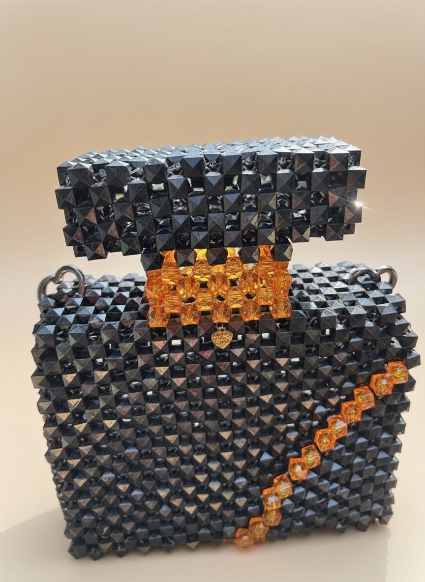 Taschen für Damen: Black Beaded Perfume Bottle Bag - Evening Glamour! – Neu und originalverpackt aus Saland von ele_vc96 2